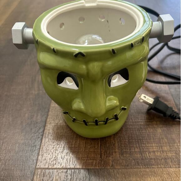 Scentsy Frankenstein Halloween Wax Warmer Electric Plug In W/ Box - Picture 3 of 10
